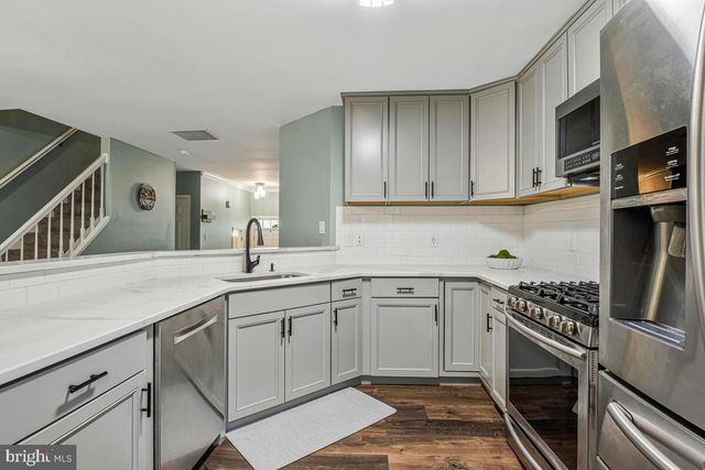 6819 SIGNATURE CIR, Alexandria, VA 22310