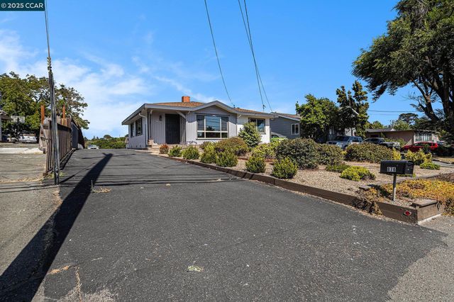 876 Appian Way, El Sobrante, CA 94803