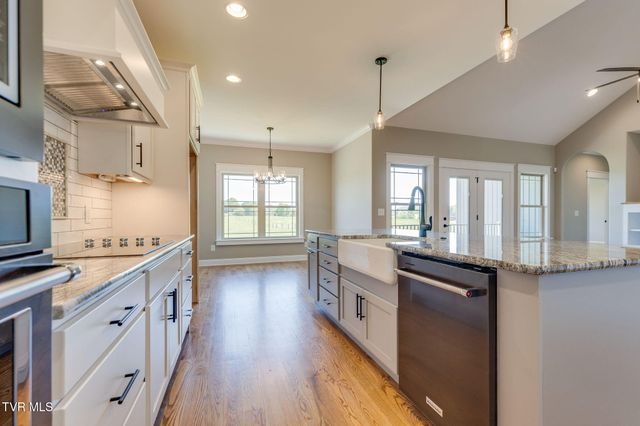 1424 Cabot Cove, Jonesborough, TN 37659