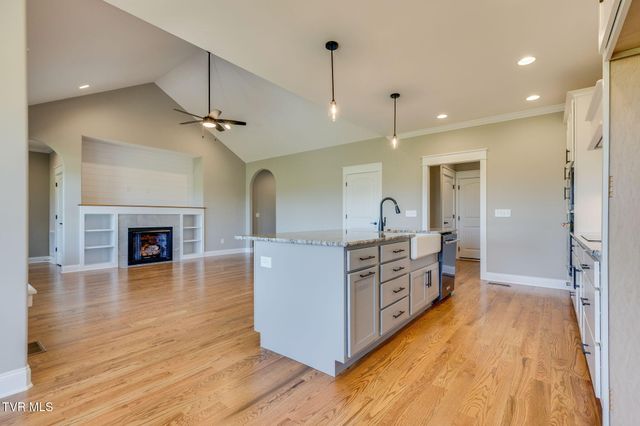 1424 Cabot Cove, Jonesborough, TN 37659