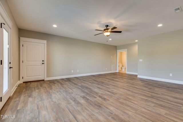 1424 Cabot Cove, Jonesborough, TN 37659