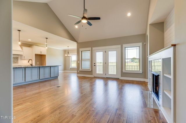 1424 Cabot Cove, Jonesborough, TN 37659