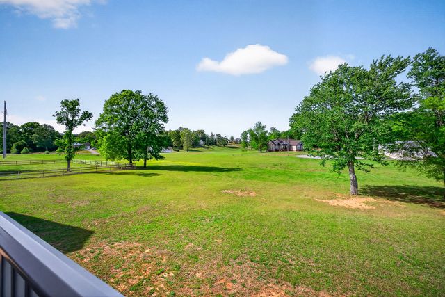 158 Honeysuckle Ln, Sparta, TN 38583
