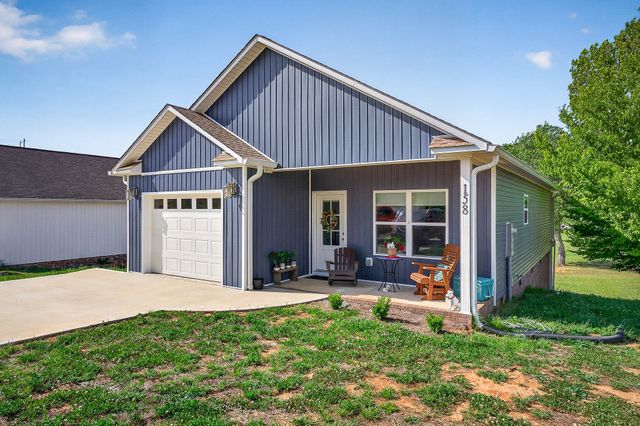 158 Honeysuckle Ln, Sparta, TN 38583
