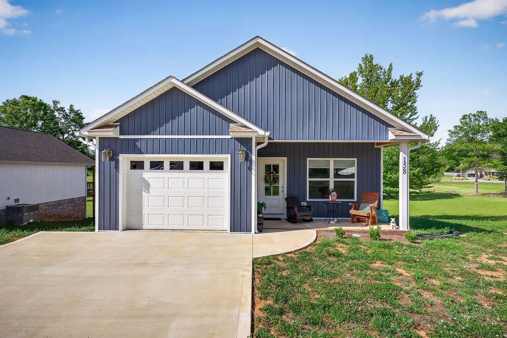 158 Honeysuckle Ln, Sparta, TN 38583