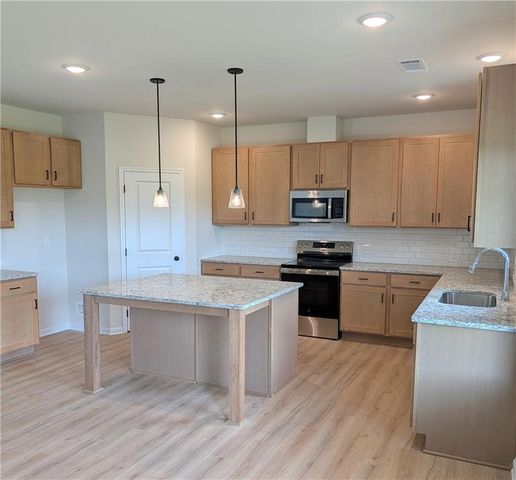 735 Rodeo Drive, Auburn, GA 30011