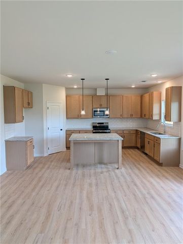735 Rodeo Drive, Auburn, GA 30011