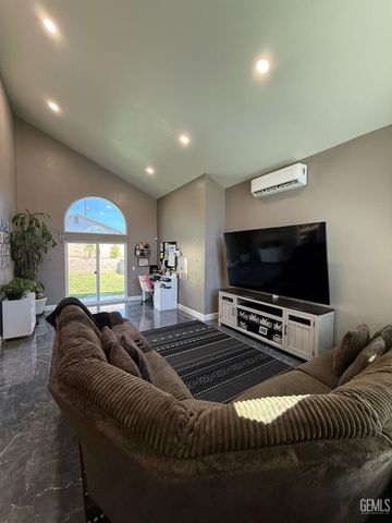 514 Jumbuck Lane, Bakersfield, CA 93307