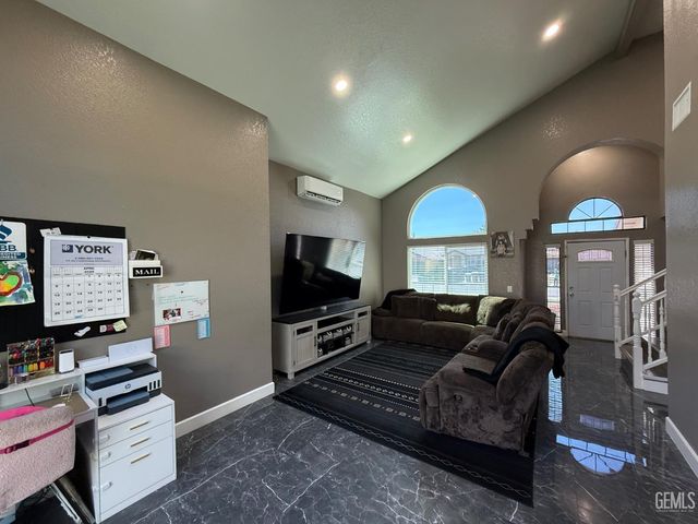 514 Jumbuck Lane, Bakersfield, CA 93307