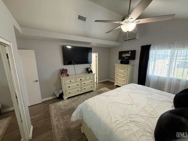 514 Jumbuck Lane, Bakersfield, CA 93307