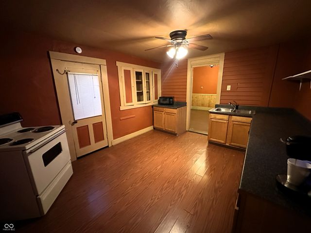 302 E Washington Street, Waynetown, IN 47990