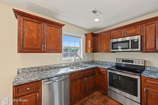 170 Mockingbird Dr, Taylorsville, KY 40071