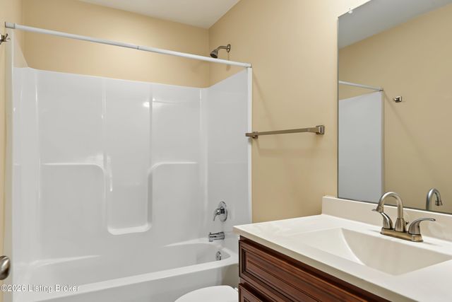 170 Mockingbird Dr, Taylorsville, KY 40071