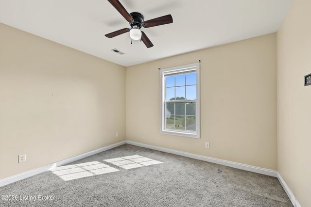 170 Mockingbird Dr, Taylorsville, KY 40071