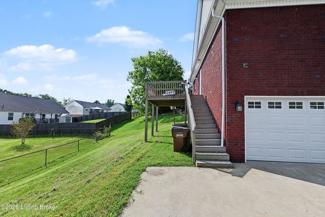 170 Mockingbird Dr, Taylorsville, KY 40071
