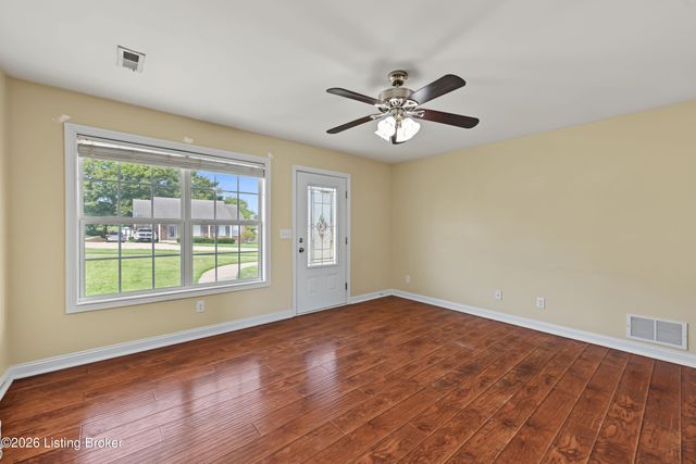 170 Mockingbird Dr, Taylorsville, KY 40071
