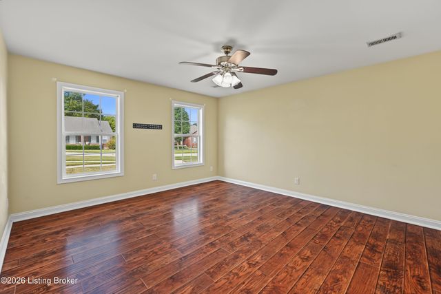 170 Mockingbird Dr, Taylorsville, KY 40071