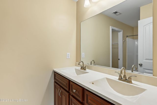 170 Mockingbird Dr, Taylorsville, KY 40071