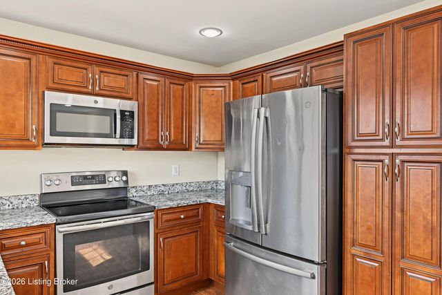 170 Mockingbird Dr, Taylorsville, KY 40071
