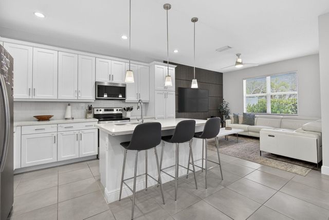 634 Parsons Way, Deerfield Beach, FL 33442