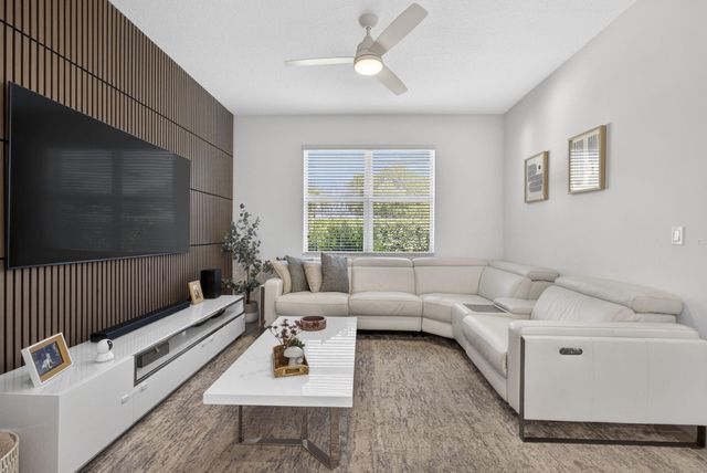 634 Parsons Way, Deerfield Beach, FL 33442