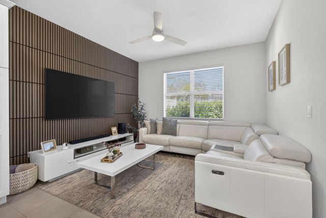 634 Parsons Way, Deerfield Beach, FL 33442