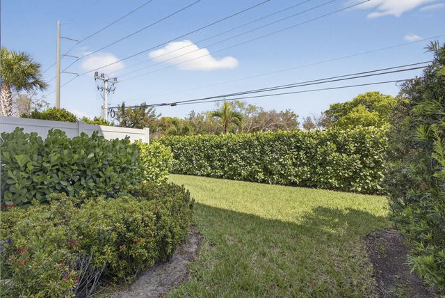 634 Parsons Way, Deerfield Beach, FL 33442