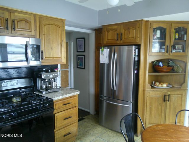 3037 Maeterlinck Avenue, Toledo, OH 43614