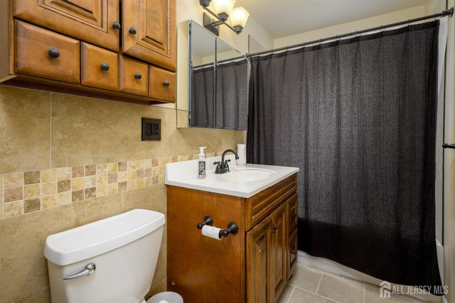 98 Daniel Street, Carteret, NJ 07008