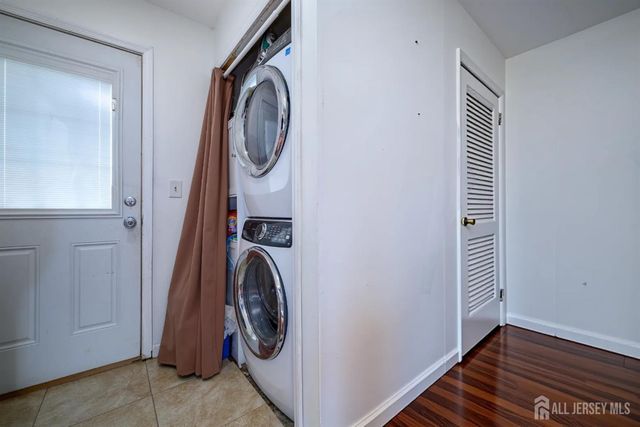 98 Daniel Street, Carteret, NJ 07008