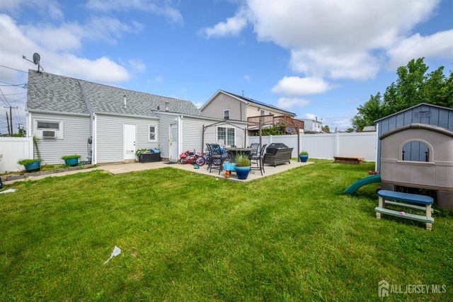 98 Daniel Street, Carteret, NJ 07008