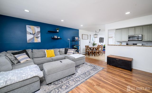 98 Daniel Street, Carteret, NJ 07008