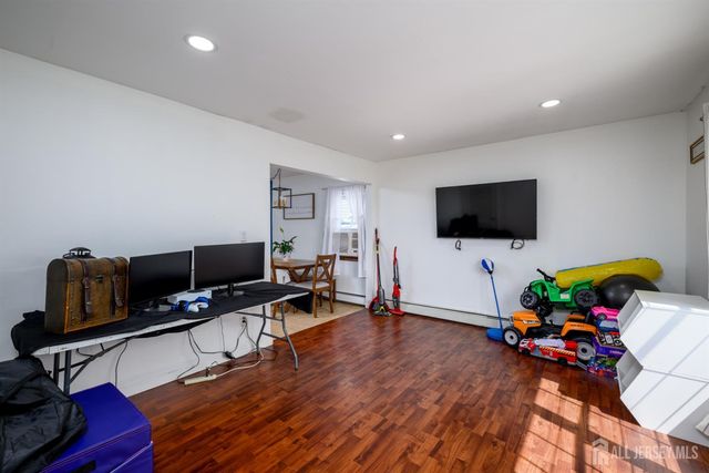 98 Daniel Street, Carteret, NJ 07008