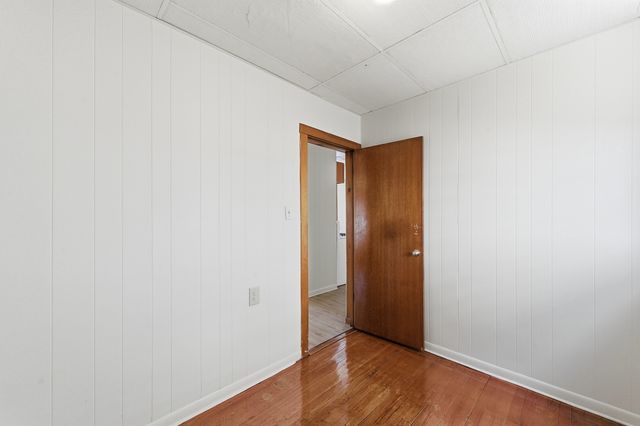 8360 S Baker Avenue, Chicago, IL 60617