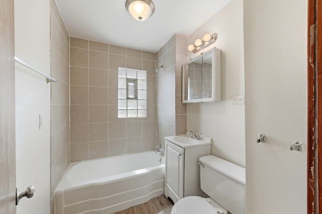 8360 S Baker Avenue, Chicago, IL 60617