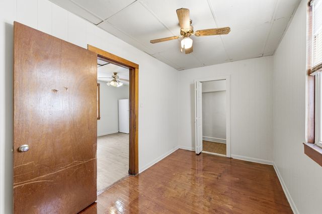 8360 S Baker Avenue, Chicago, IL 60617