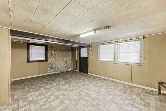 8360 S Baker Avenue, Chicago, IL 60617