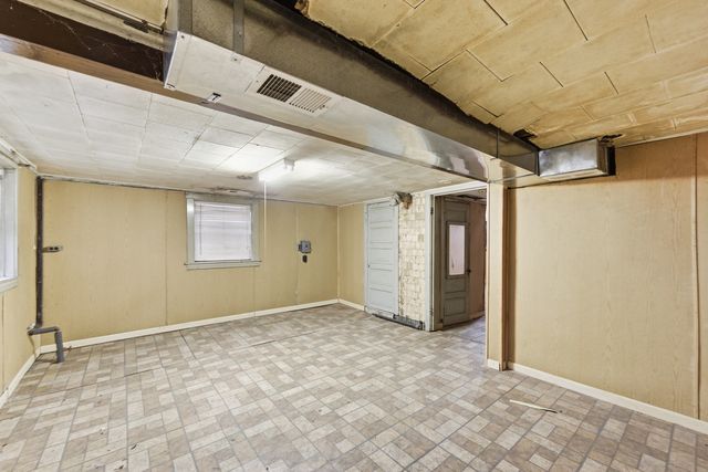 8360 S Baker Avenue, Chicago, IL 60617