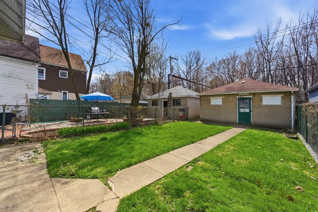 8360 S Baker Avenue, Chicago, IL 60617