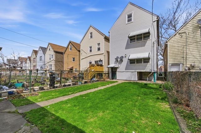 8360 S Baker Avenue, Chicago, IL 60617