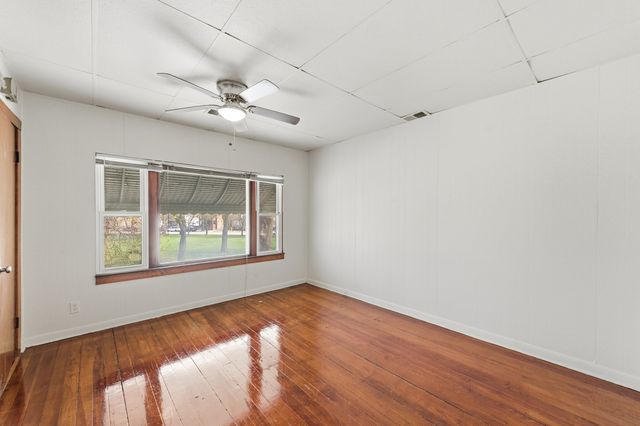 8360 S Baker Avenue, Chicago, IL 60617