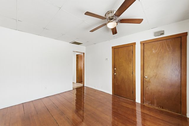 8360 S Baker Avenue, Chicago, IL 60617