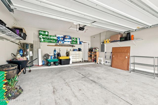3052 HAWKS HILL Lane, Jacksonville, FL 32216