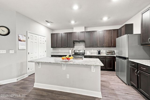 3052 HAWKS HILL Lane, Jacksonville, FL 32216