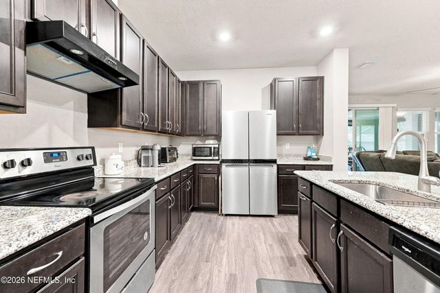 3052 HAWKS HILL Lane, Jacksonville, FL 32216