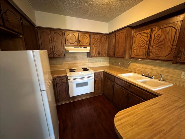 411 W Pelton Street B, Sherman, TX 75092