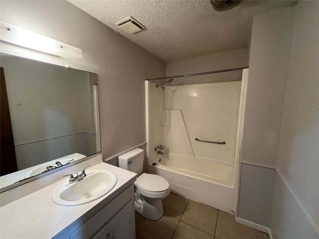 411 W Pelton Street B, Sherman, TX 75092