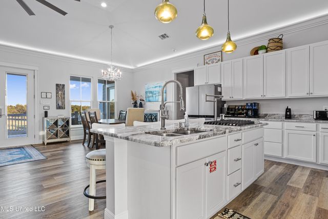 14 Sherman Avenue, Pass Christian, MS 39571