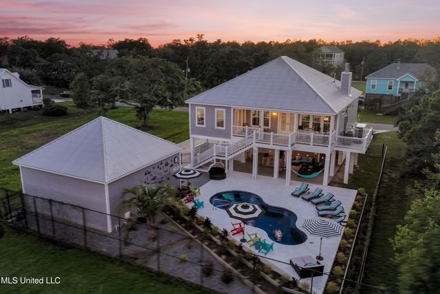 14 Sherman Avenue, Pass Christian, MS 39571