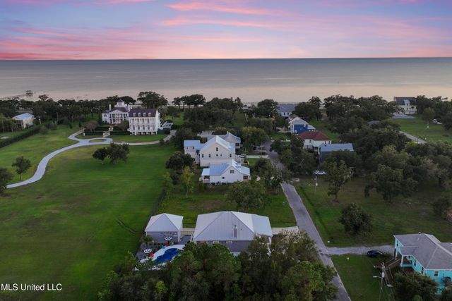 14 Sherman Avenue, Pass Christian, MS 39571